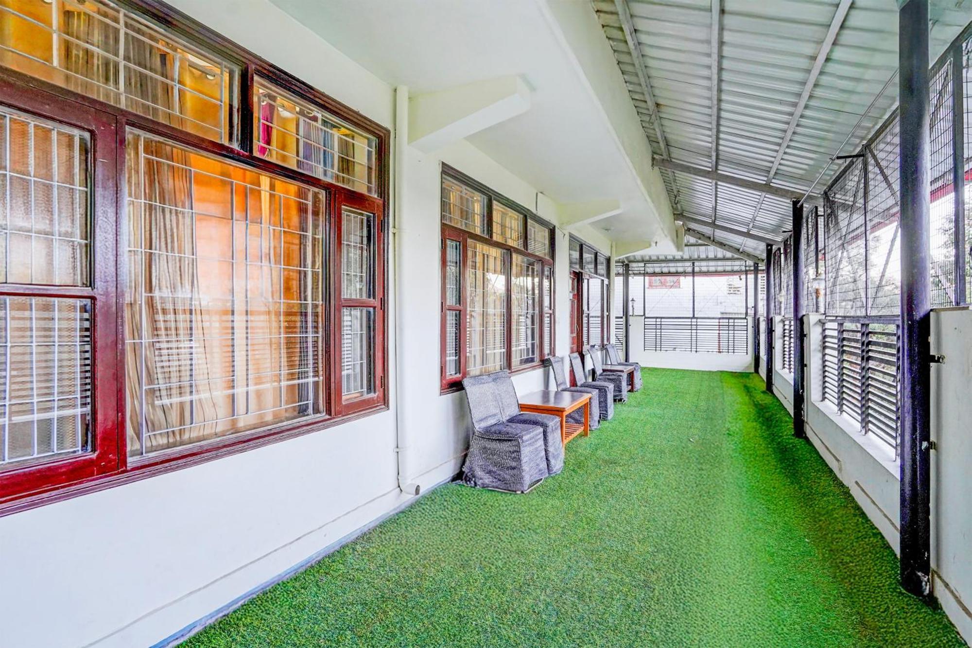 Super Townhouse Mall Road Near Library Chowk Mussoorie Bagian luar foto