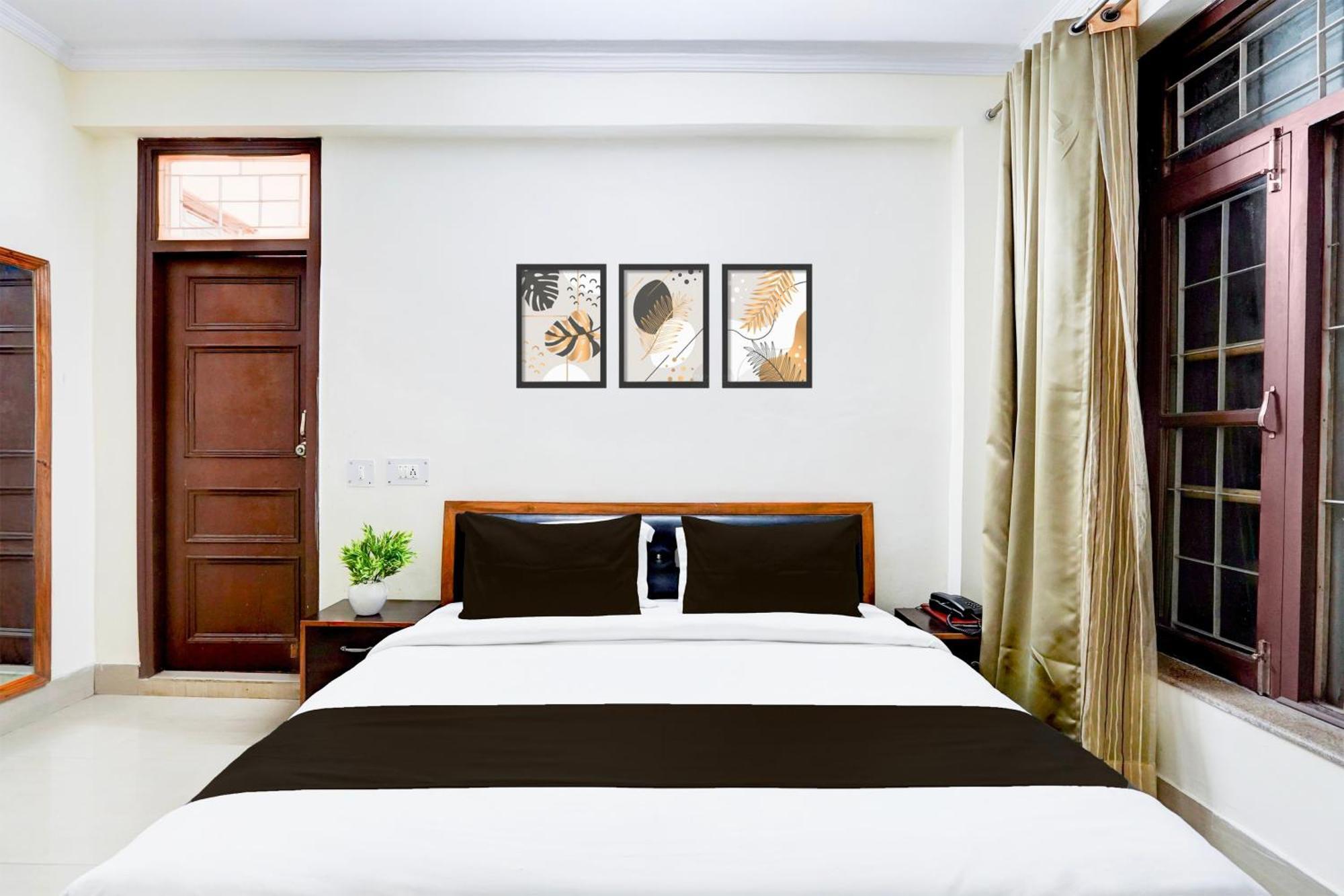 Super Townhouse Mall Road Near Library Chowk Mussoorie Bagian luar foto