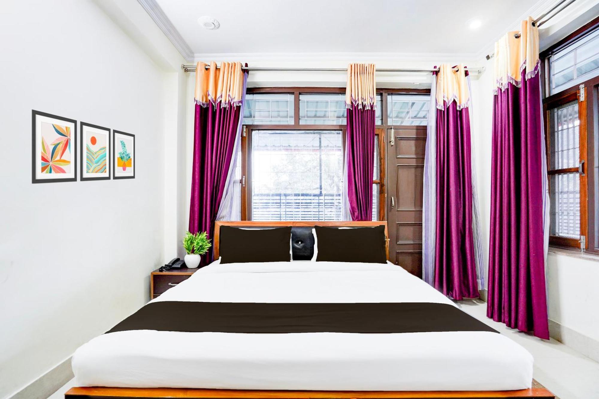 Super Townhouse Mall Road Near Library Chowk Mussoorie Bagian luar foto