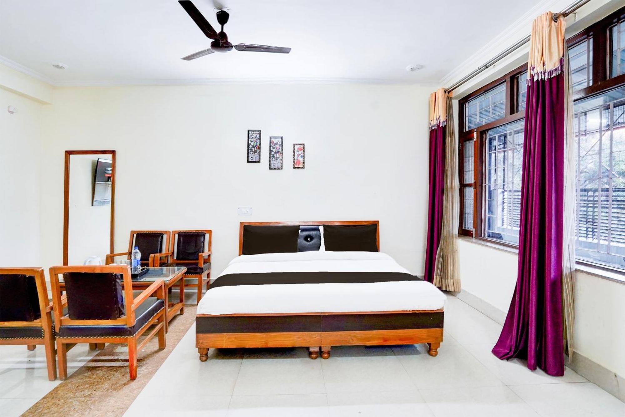 Super Townhouse Mall Road Near Library Chowk Mussoorie Bagian luar foto