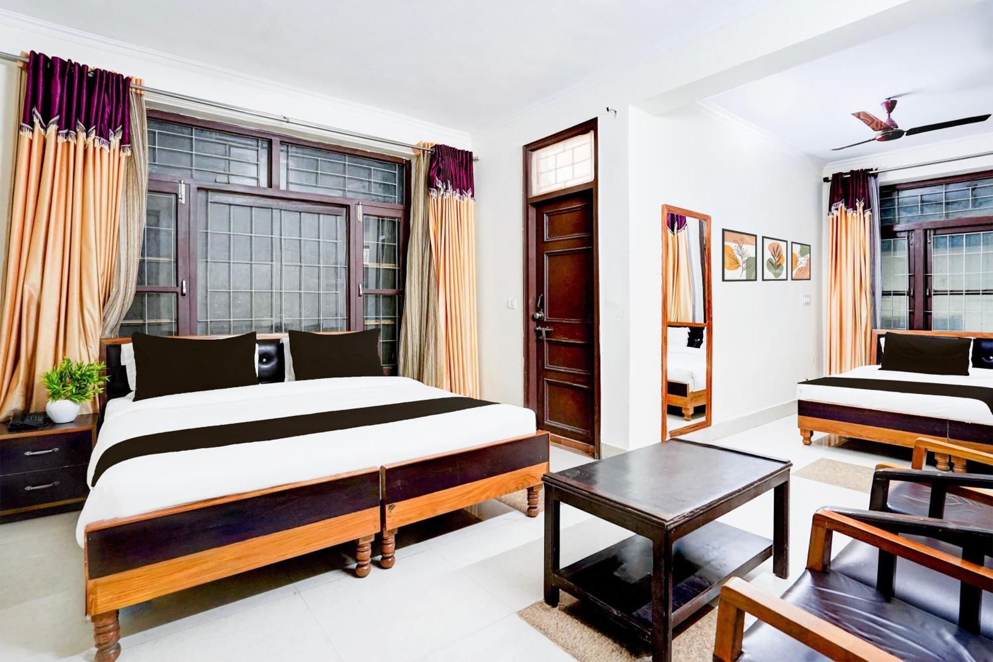 Super Townhouse Mall Road Near Library Chowk Mussoorie Bagian luar foto