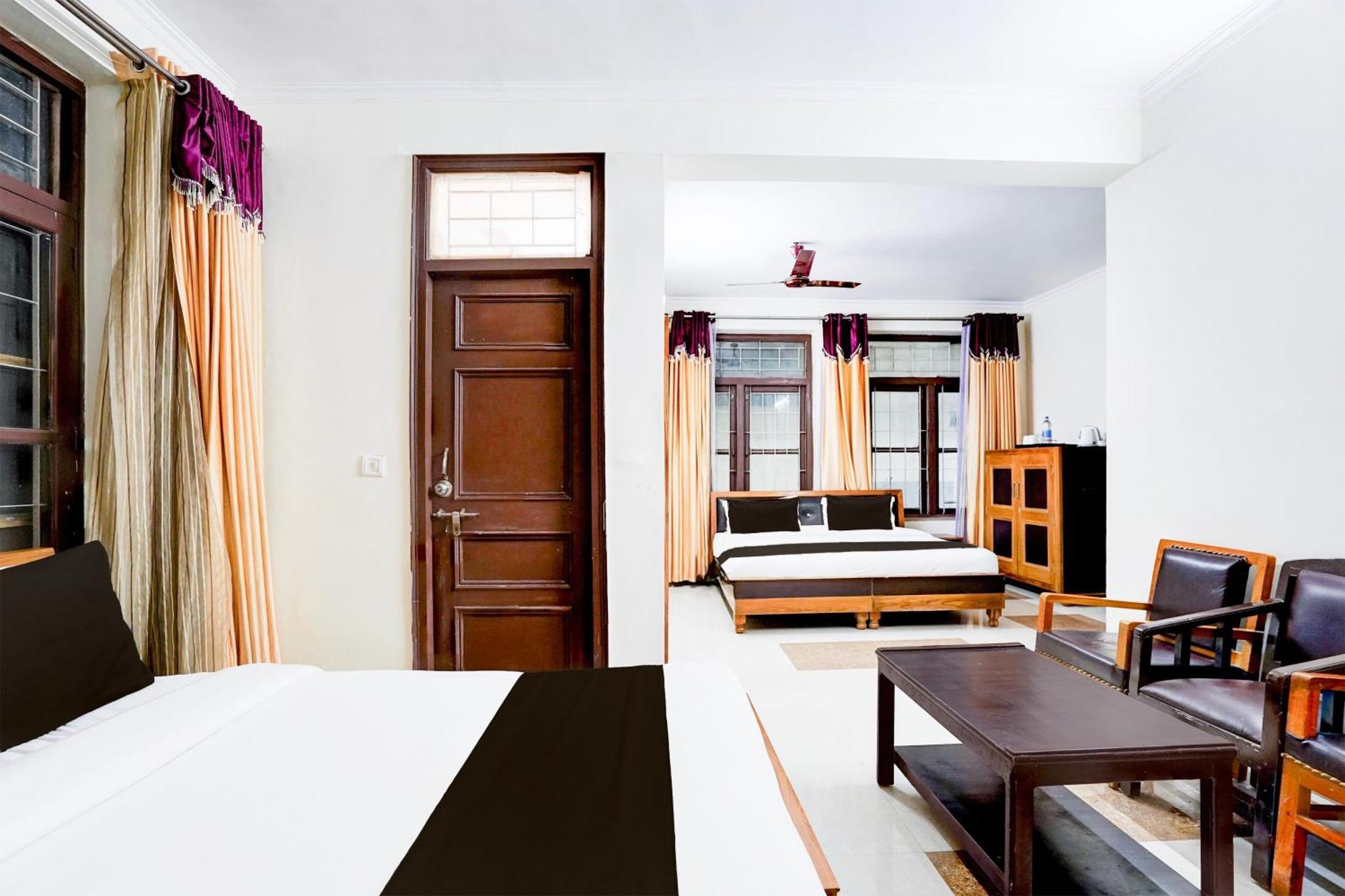 Super Townhouse Mall Road Near Library Chowk Mussoorie Bagian luar foto