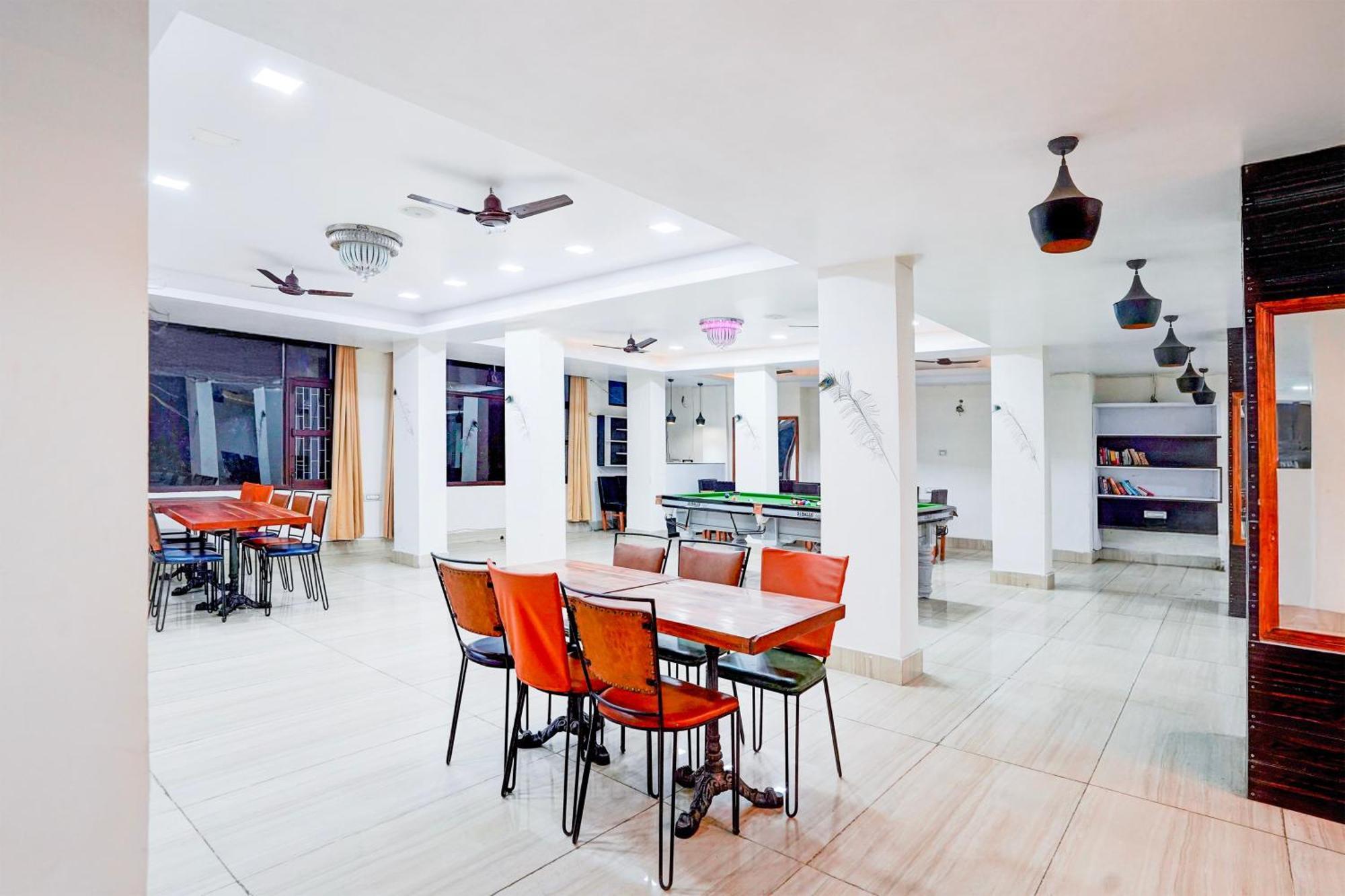 Super Townhouse Mall Road Near Library Chowk Mussoorie Bagian luar foto